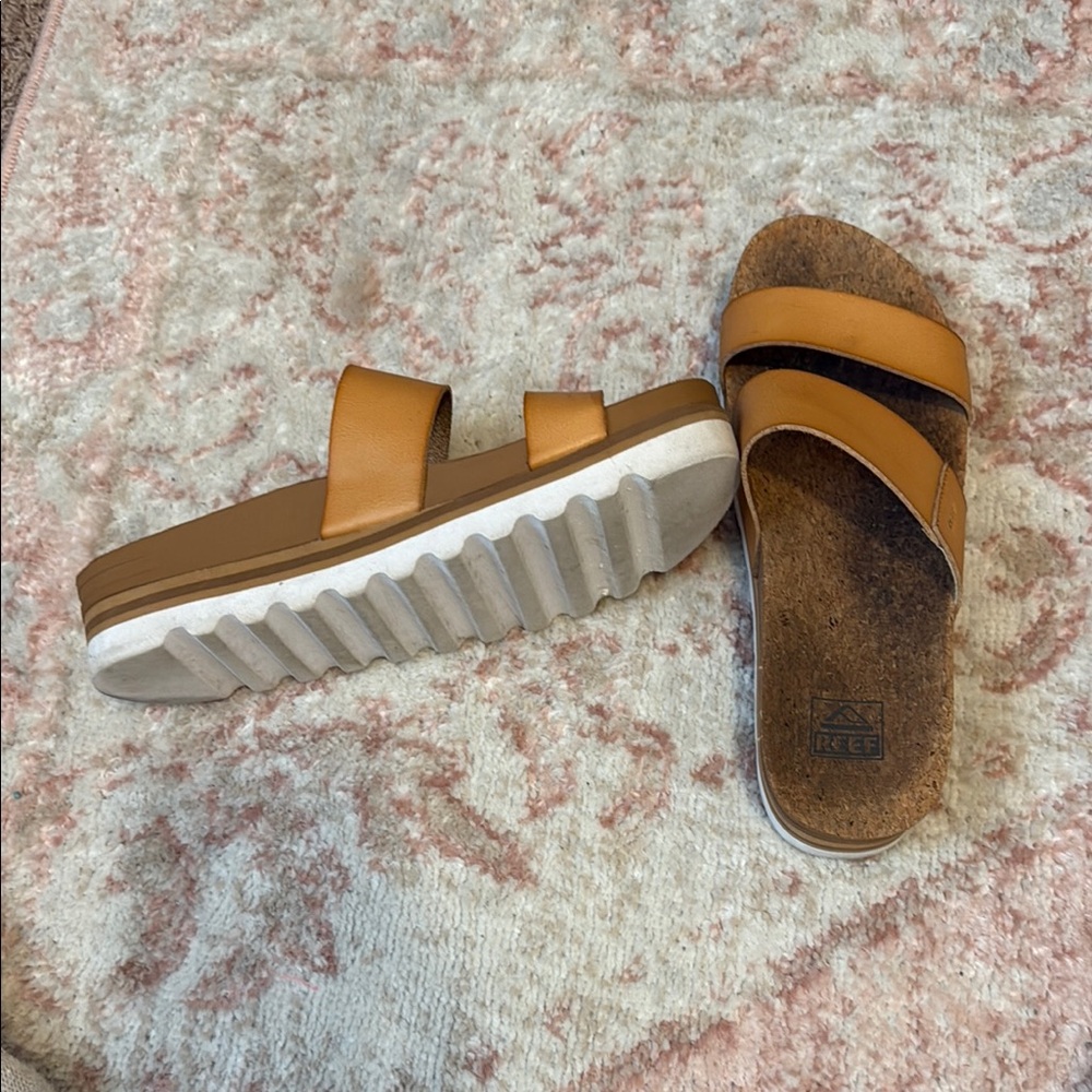 Reef Women's Tan Sandals
